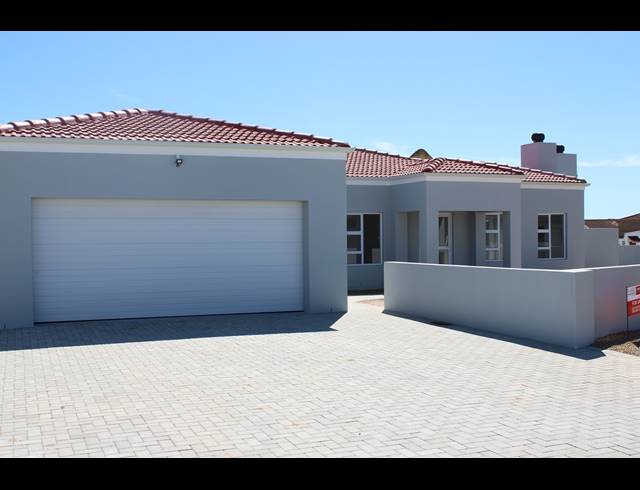 3 BEDROOM FREESTANDING FOR SALE IN PORT OWEN